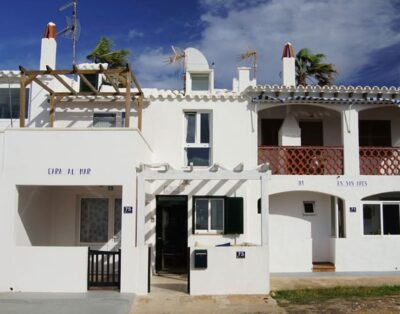 Beautiful Cottage Infront Of Sea