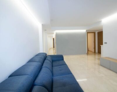 Maravall: comfortable apartment in front of the beach