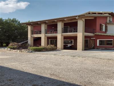 House in a Beautiful Place, a Stone’s Throw from the Frasassi Caves