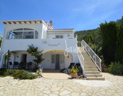 Villa Limonero – With private garden and community pool