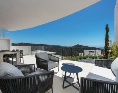 Luxury 2-bed apt with mountainview around Marbella