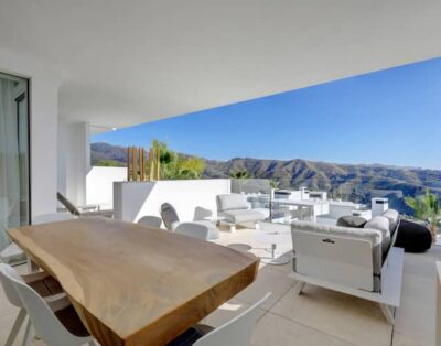 Modern luxury apartment in the hillside of Marbella